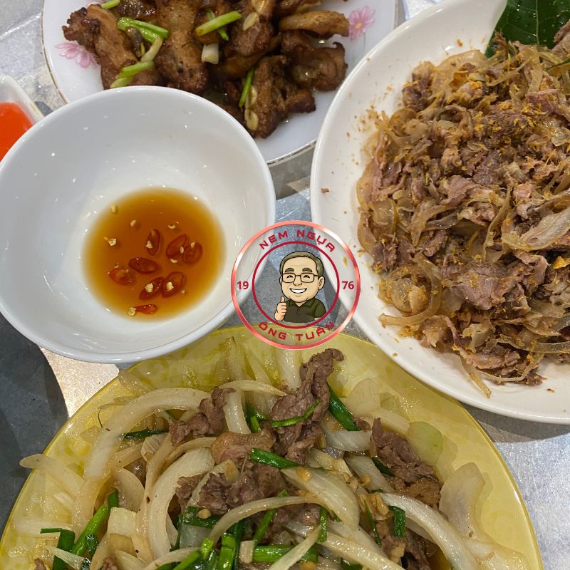nem ngua trong bua com
